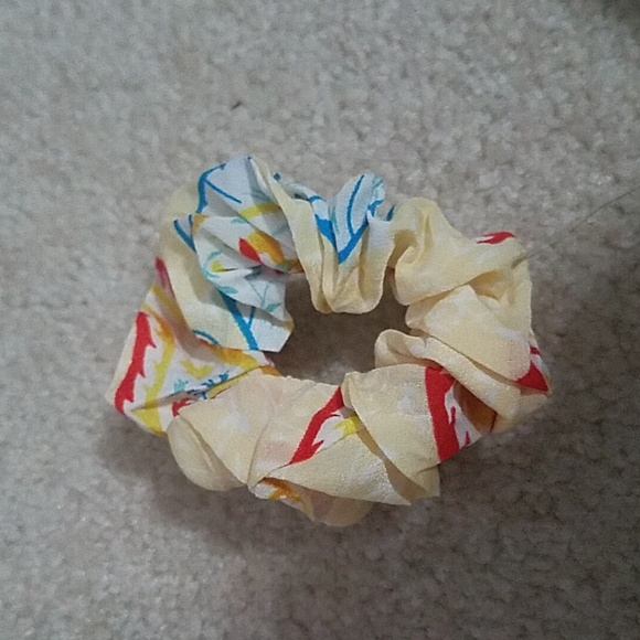 I am selling my scrunchies at least some of them - Picture 5 of 5